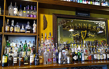 Molly's Irish Pub - Warrenton VA'