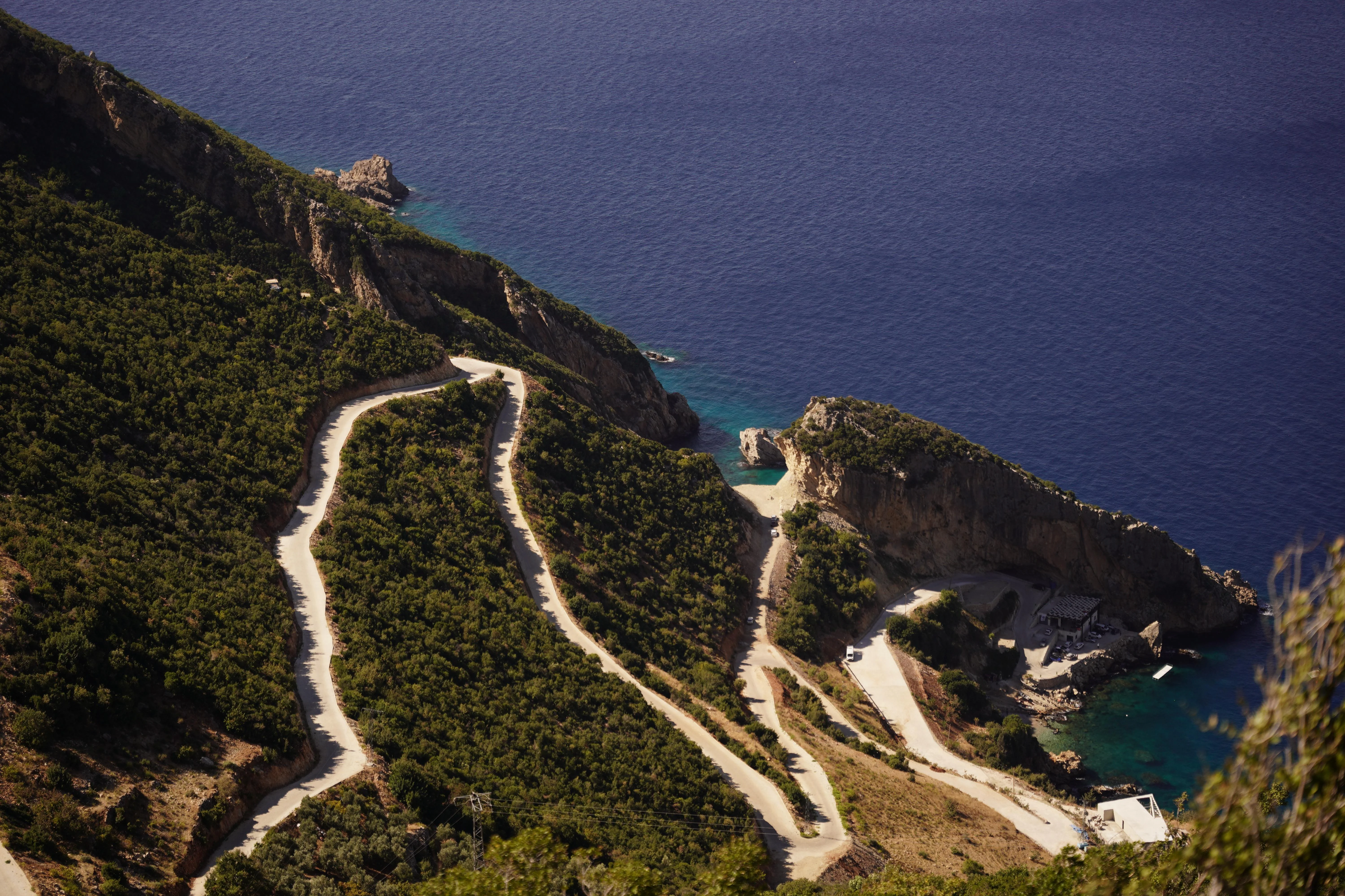 Took this photo some years back in Türkiye 🇹🇷- feel free to use as a wallpaper. 6000x4000 picture 1 of 1