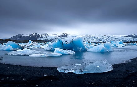 Icelandic Glacier Lagoon: Diamond Beach'