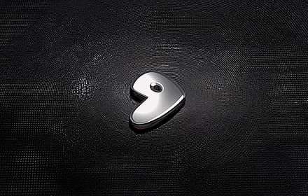 Gentoo Linux - dark, simple, elegant. Black and silver.'